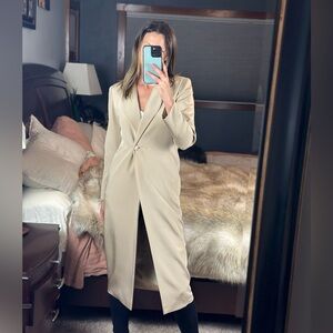 Pamela Dennis New York Beige Women's Long Coat - Size 2